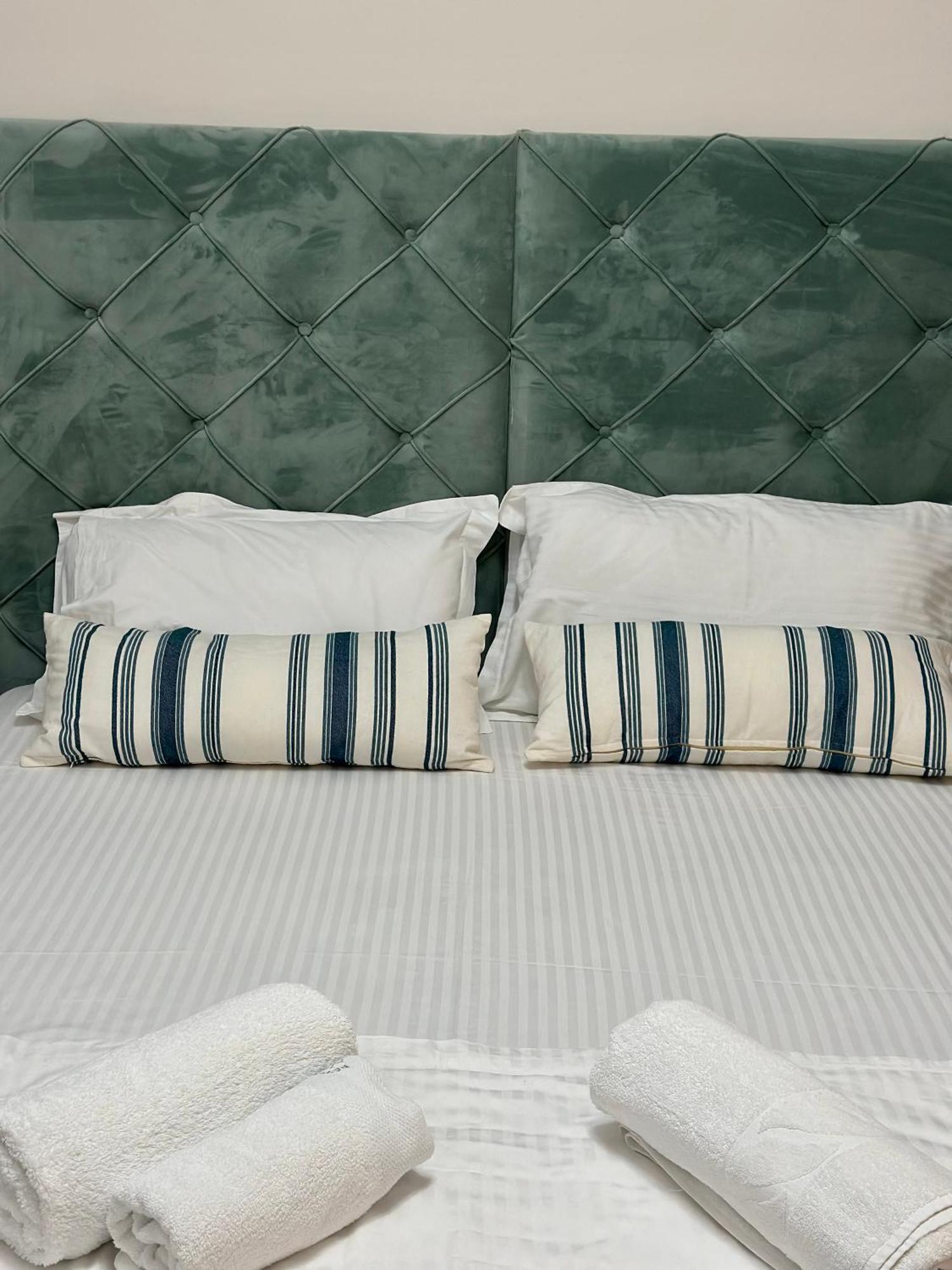 Lungomare Luxury Sea View Apartaments فلورا المظهر الخارجي الصورة