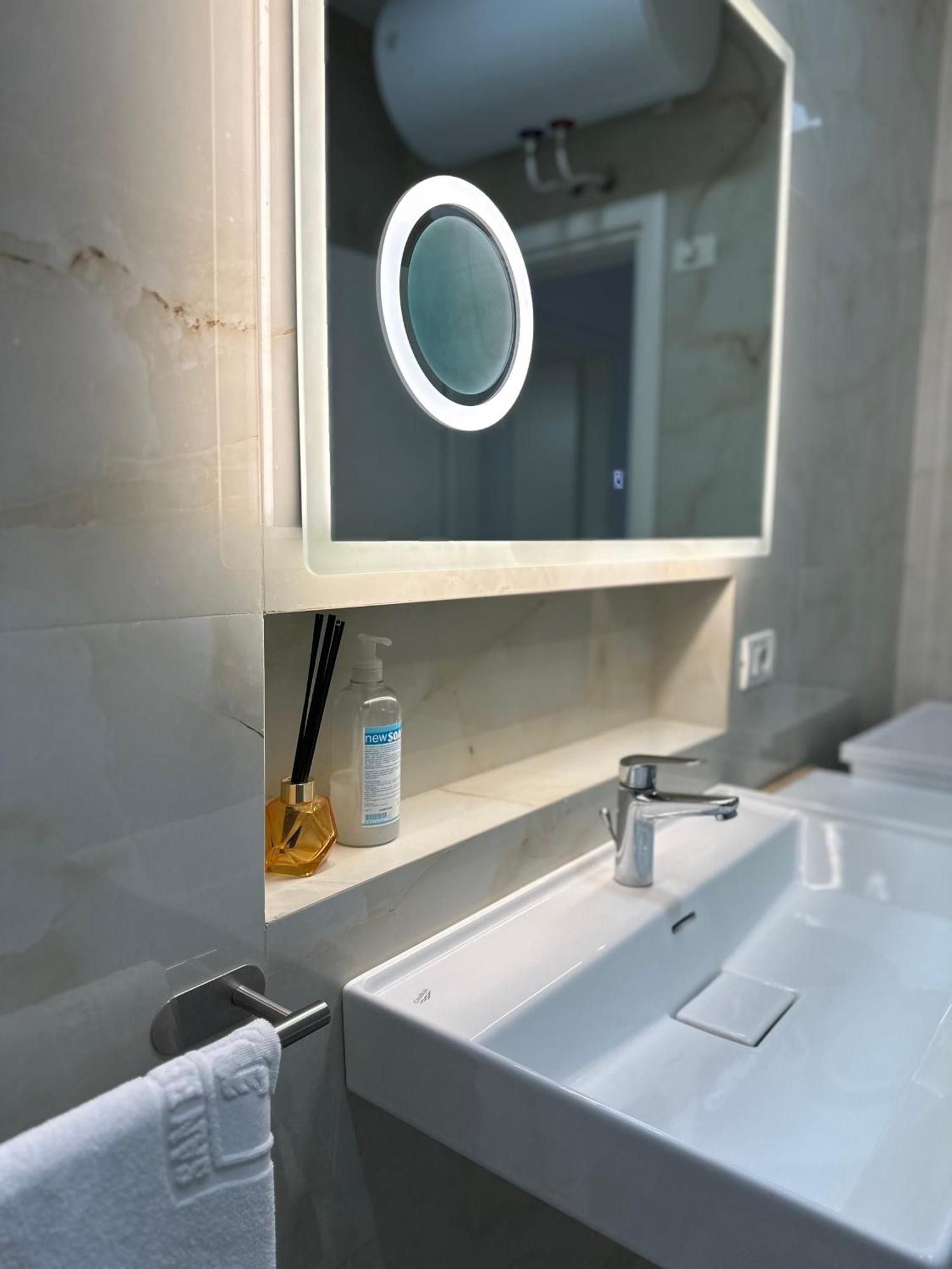 Lungomare Luxury Sea View Apartaments فلورا المظهر الخارجي الصورة