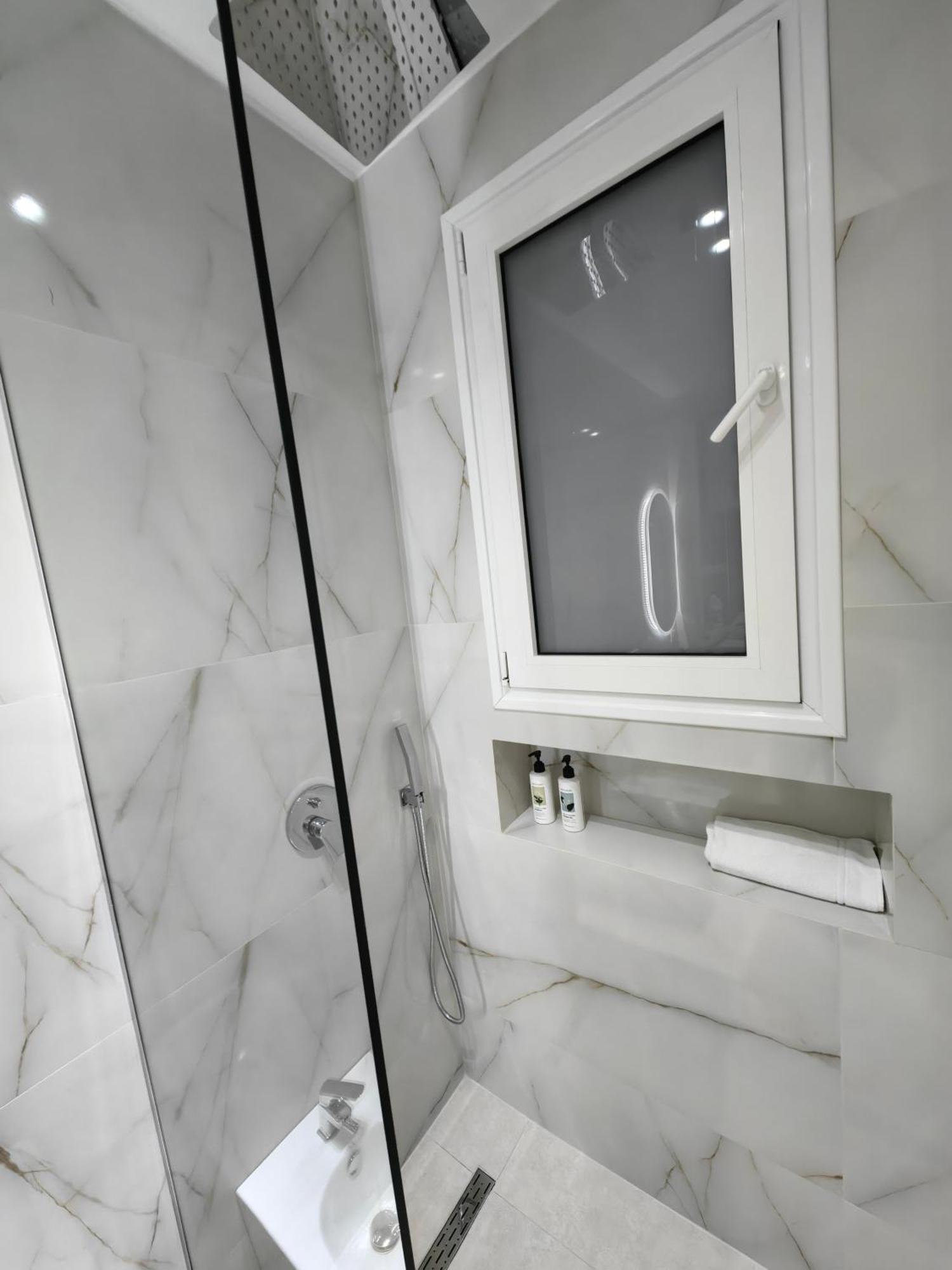 Lungomare Luxury Sea View Apartaments فلورا الغرفة الصورة